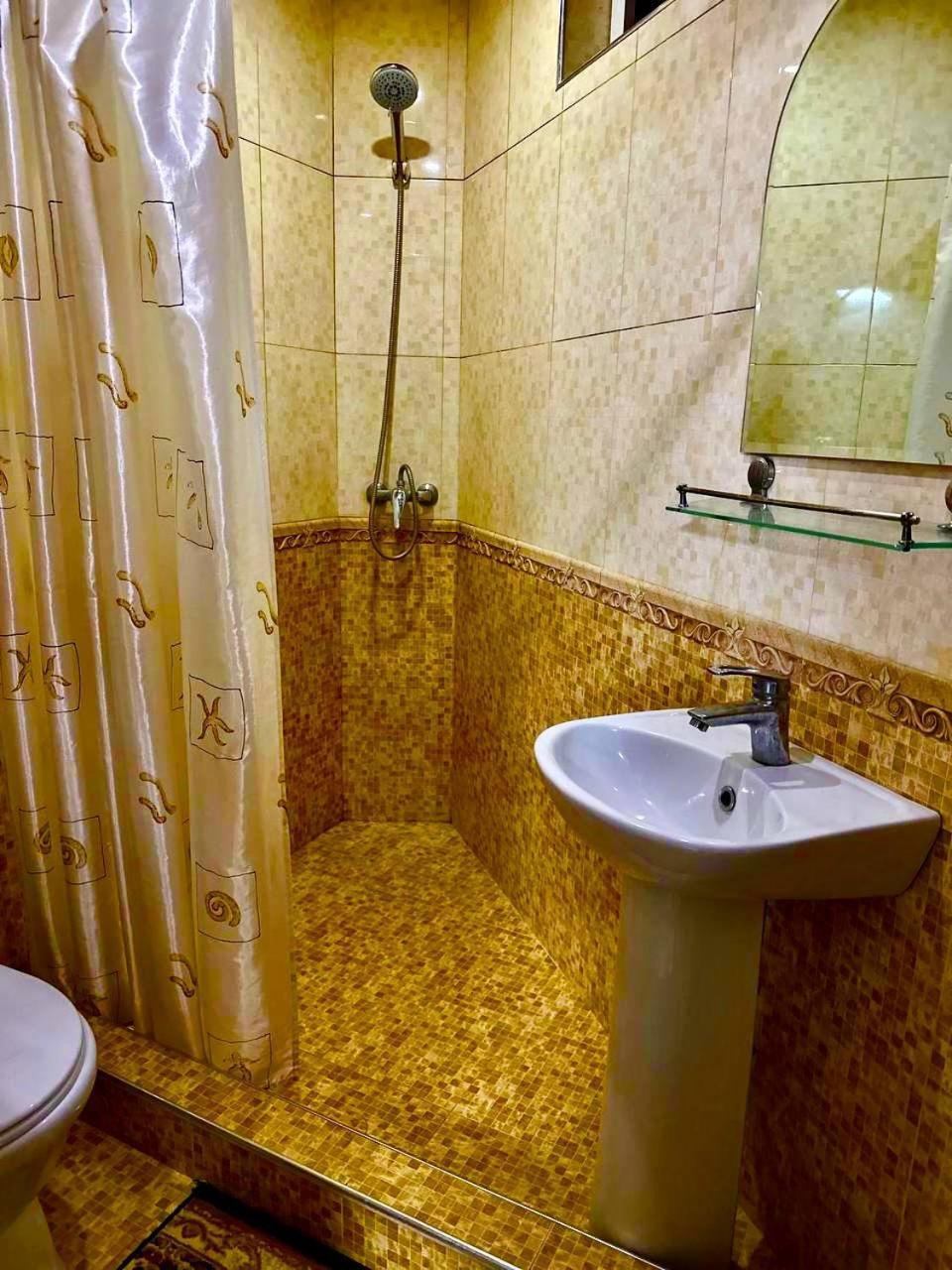 Aisha Guest House サマルカンド 部屋 写真